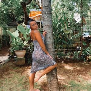 Meet your Posher, Tay